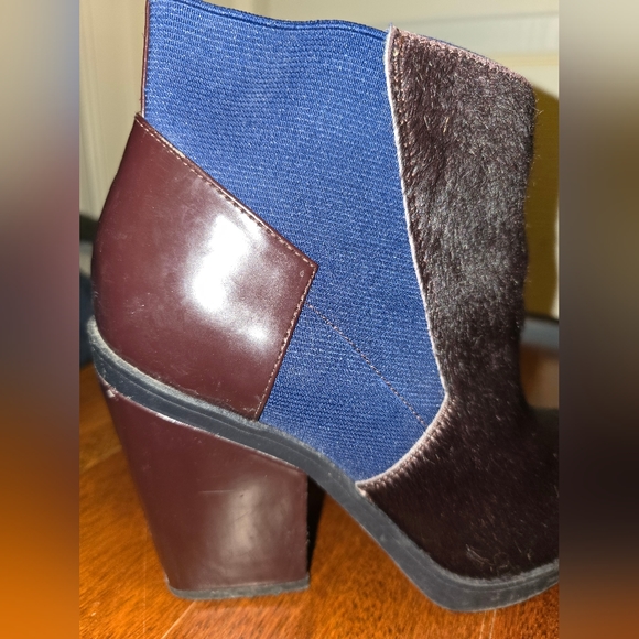 ALDO boots with horse hsir front. size 8-8.5 - Picture 3 of 5